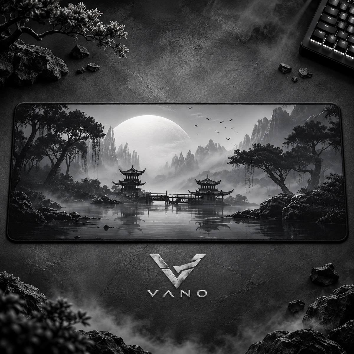 VANO Mauspad Shadow Lake: stiller See mit Bäumen und Pagode in Graustufen